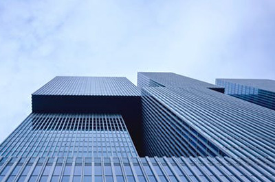 **商务区的众多电商企业摩拳擦掌，积极备战这一年一度的购物狂欢